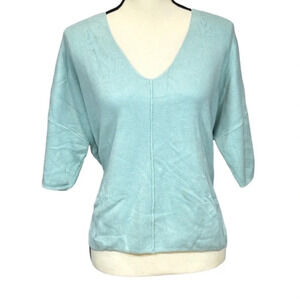 Be cool V neck front Seam knit top NWT